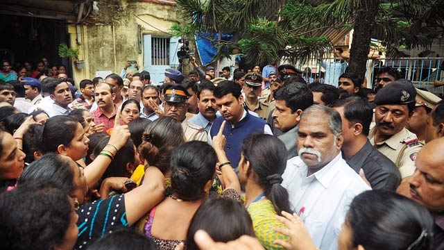 Traffic cop attacked by juvenile biker dies