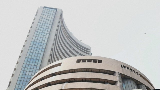 Sensex climbs 159 points, RBI policy meet in focus Sensex climbs 159 points, RBI policy meet in focus