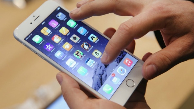 iPhone Smart Phone, iPhone 6, Apple Computers, Apple Store, Portable Information Device, Customer, Germany, Technology