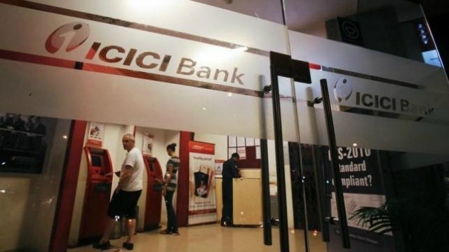 Currency exchange; long queues, chaos in Jammu banks