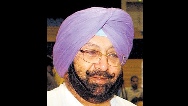 Congress' Punjab, Haryana leaders at loggerheads on SC order Congress' Punjab, Haryana leaders at loggerheads on SC order