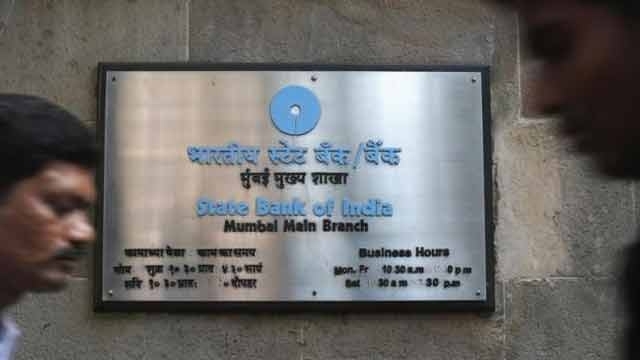Axis Bank cuts lending rates