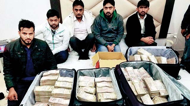 5 held in Delhi with Rs 3.25 crore in scrapped currencies