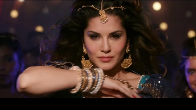 http://static.dnaindia.com/sites/default/files/styles/half/public/2016/12/23/531554-sunny-leone-laila-raees.jpg
