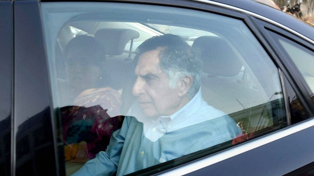 Tata Sons gives Cyrus Mistry two days to return confidential documents Tata Sons gives Cyrus Mistry two days to return confidential documents