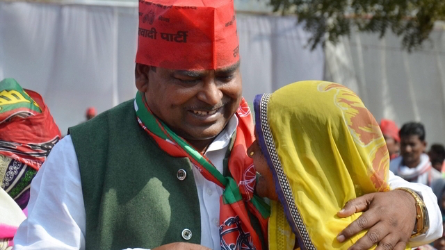 Police raids Prajapati's house in Lucknow Police raids Prajapati's house in Lucknow