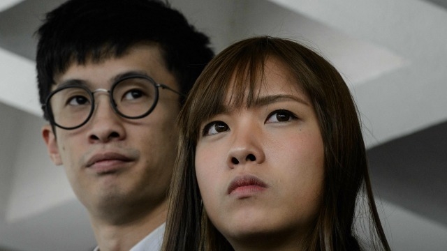 Hong Kong | Police arrest two disqualified lawmakers over oath fracas