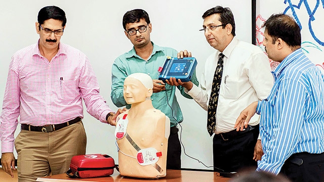 Doctors-defibrillator Doctors-defibrillator