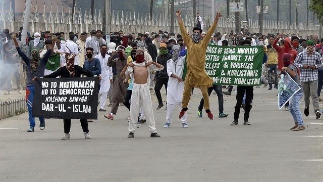 Clashes in Jammu & Kashmir amid Eid-ul-Fitr celebrations 