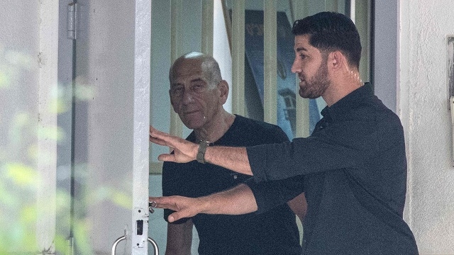 Ex-Israeli prime minister Olmert freed from prison