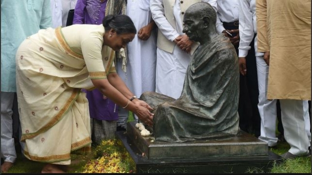AAP backs opposition presidential candidate Meira Kumar AAP backs opposition presidential candidate Meira Kumar