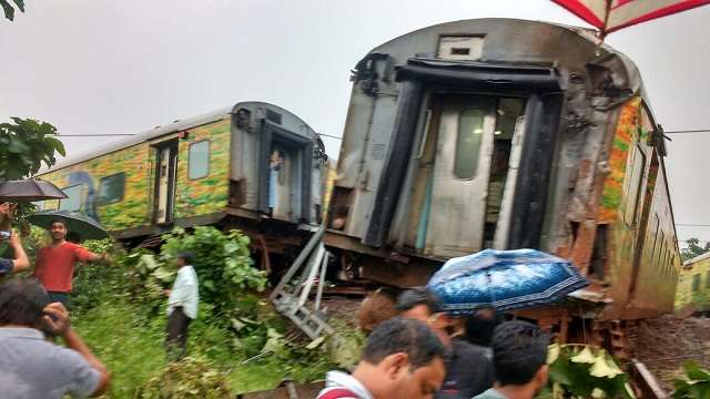 Image result for Mumbai-Nagpur train derails near Asangaon