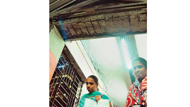 Woman Hurt After Tile From Elphinstone Road Station Bridge Falls on Head