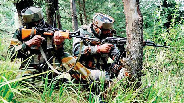 J&K: Pakistan violates ceasefire in Uri sector, one Army porter killed J&K: Pakistan violates ceasefire in Uri sector, one Army porter killed