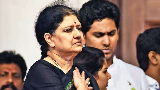 Hunt for unaccounted wealth in Sasikala kin's premises to resume Monday Hunt for unaccounted wealth in Sasikala kin's premises to resume Monday