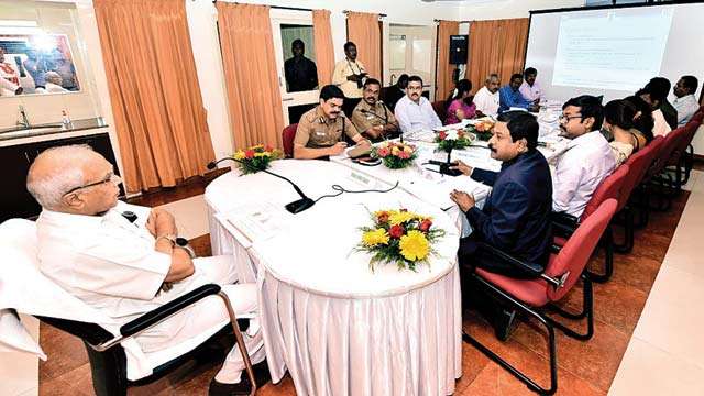 Nothing wrong in governor meeting officials: TN minister Nothing wrong in governor meeting officials: TN minister