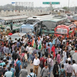 Clashes at NIT Srinagar National Institute of Technology (NIT), Mehbooba Mufti, Jammu and Kashmir police