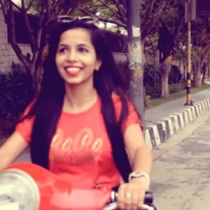 Dhinchak Pooja rides 'Dilon ka shooter'