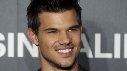 Taylor Lautner offers Taylor Swift's number in his debut Instagram ...
Taylor Lautner